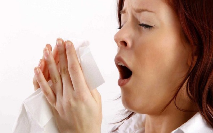 Bệnh viêm mũi dị ứng trầm trọng hơn khi bị lệch vách ngăn, xử lý và dùng thuốc thế nào?