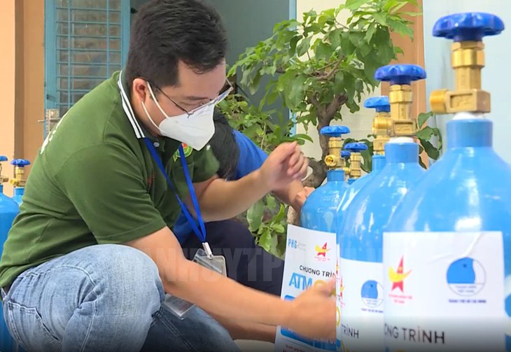 Tặng bằng khen của Thủ tướng cho 138 cá nhân xuất sắc trong phòng, chống dịch COVID-19 - Ảnh 3. Tặng bằng khen của Thủ tướng cho 138 cá nhân xuất sắc trong phòng, chống dịch COVID-19 - Ảnh 3.