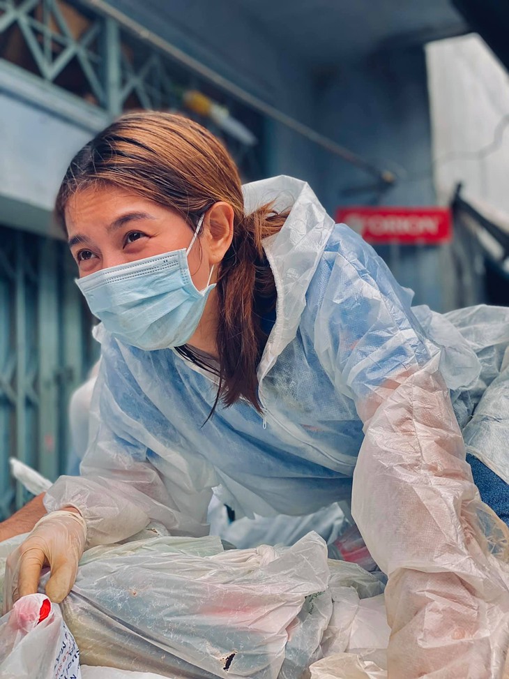 Hoa hậu Thùy Tiên: Mong bình an ở lại mãi mãi với thế giới này - Ảnh 6.