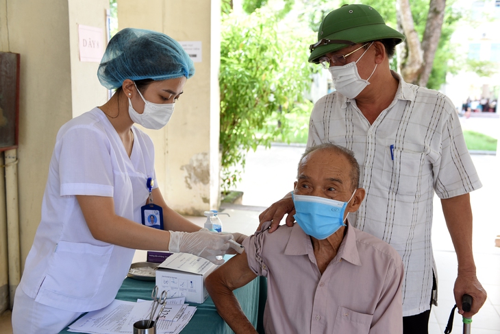 Nghệ An quyết liệt triển khai các biện pháp phòng chống, dập dịch COVID-19 - Ảnh 5.