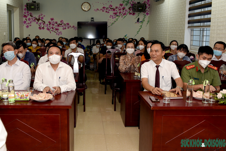 Nghệ An: Công bố quyết định bổ nhiệm Phó Giám đốc Trung tâm Huyết học - Truyền máu - Ảnh 1. Nghệ An: Công bố quyết định bổ nhiệm Phó Giám đốc Trung tâm Huyết học - Truyền máu - Ảnh 1.