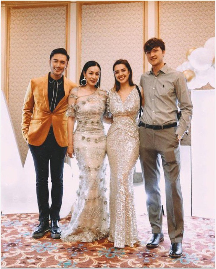 Con gái mỹ nhân gốc Việt đẹp nhất Châu Á đi thi hoa hậu, nhan sắc vượt trội mẹ đẻ - Ảnh 10. Con gái mỹ nhân gốc Việt đẹp nhất Châu Á đi thi hoa hậu, nhan sắc vượt trội mẹ đẻ - Ảnh 10.