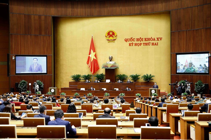 Chủ tịch Quốc hội tri ân, tôn vinh cán bộ, chiến sĩ, lực lượng y tế bất chấp hiểm nguy để chống dịch COVID-19 - Ảnh 3. Chủ tịch Quốc hội tri ân, tôn vinh cán bộ, chiến sĩ, lực lượng y tế bất chấp hiểm nguy để chống dịch COVID-19 - Ảnh 3.