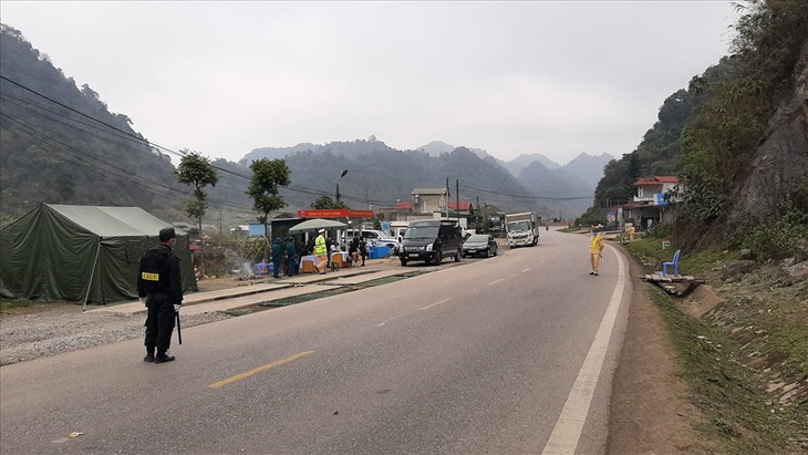 Sơn La thiết lập vùng phong tỏa, cách ly tại nơi phát hiện ca dương tính về quê không khai báo - Ảnh 2.