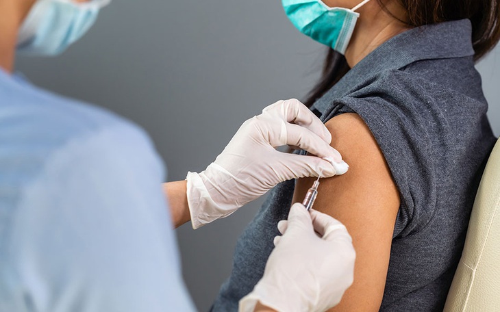 Lưu ý một số tác dụng phụ khi tiêm vaccine COVID-19 mũi 2 