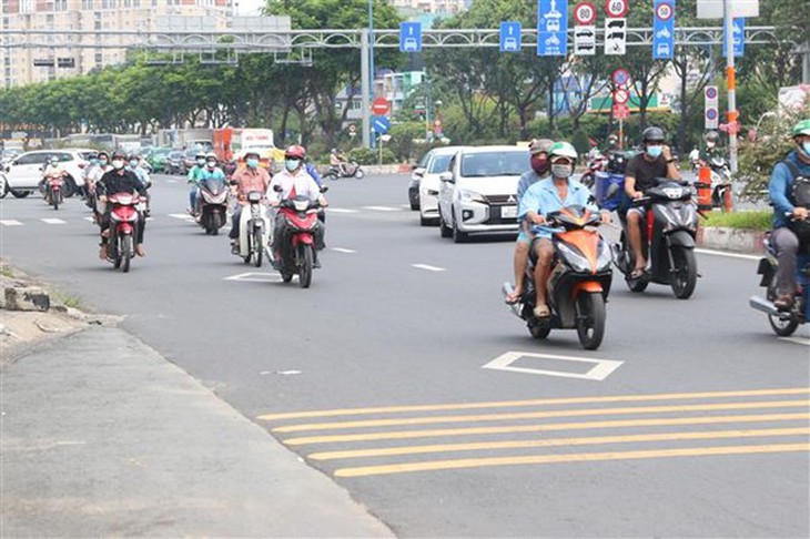 Đánh giá cấp độ dịch COVID-19: Cả nước có 22 tỉnh, thành đang thuộc màu xanh - Ảnh 1.