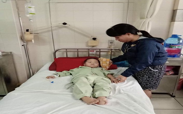 Xót xa nữ công nhân nghèo có con bị dị tật không hậu môn ở Thừa Thiên Huế - Ảnh 2. Xót xa nữ công nhân nghèo có con bị dị tật không hậu môn ở Thừa Thiên Huế - Ảnh 2.