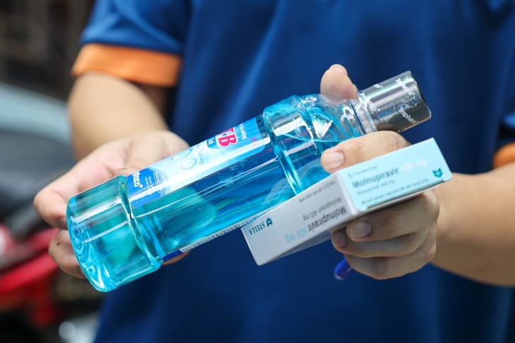 Súc miệng họng đúng cách bảo vệ đường hô hấp, phòng dịch bệnh - Ảnh 3.