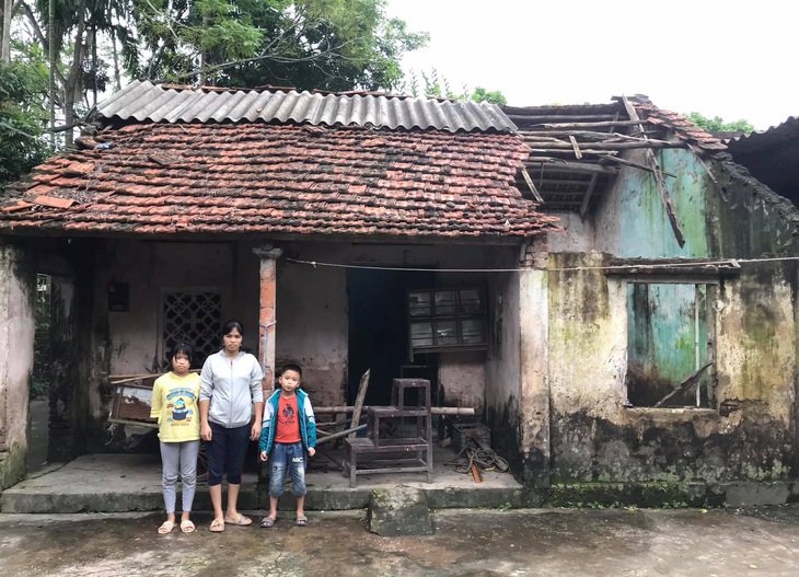 Chồng đột ngột mất vì điện giật để lại hai con thơ cho người vợ bệnh tật không tiền điều trị - Ảnh 1.