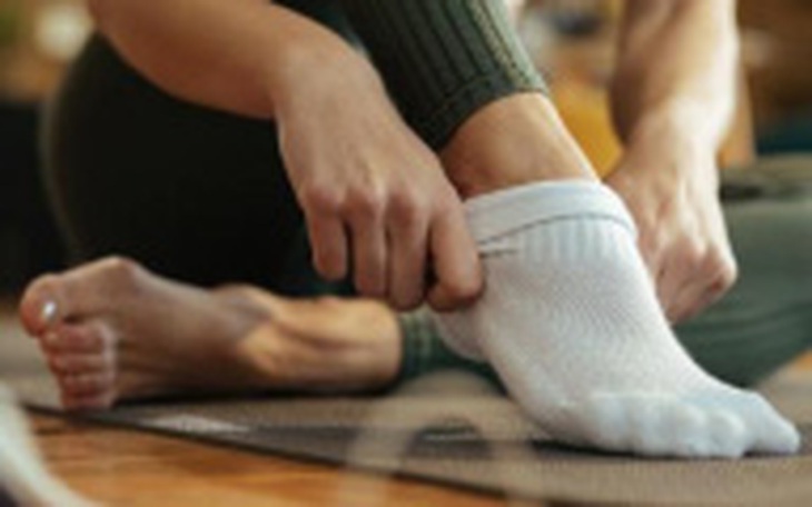 Giữ ấm đôi bàn chân - Bí quyết quan trọng phòng ngừa bệnh trong mùa lạnh 