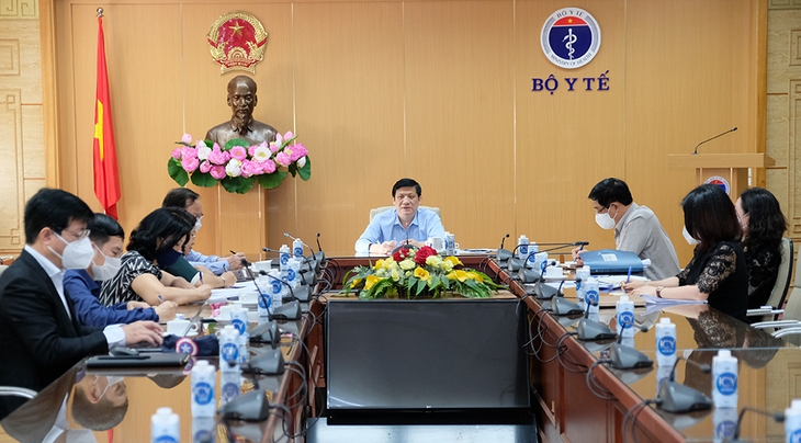 Bộ trưởng Bộ Y tế: Tiêm vaccine phòng COVID-19 cho trẻ em phải đảm bảo an toàn là hàng đầu - Ảnh 1.