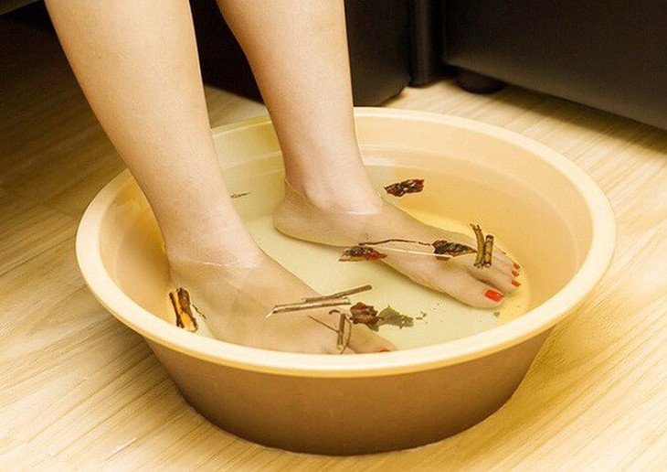 Giữ ấm đôi bàn chân - bí quyết quan trọng phòng ngừa bệnh trong mùa lạnh - Ảnh 3. Giữ ấm đôi bàn chân - bí quyết quan trọng phòng ngừa bệnh trong mùa lạnh - Ảnh 3.