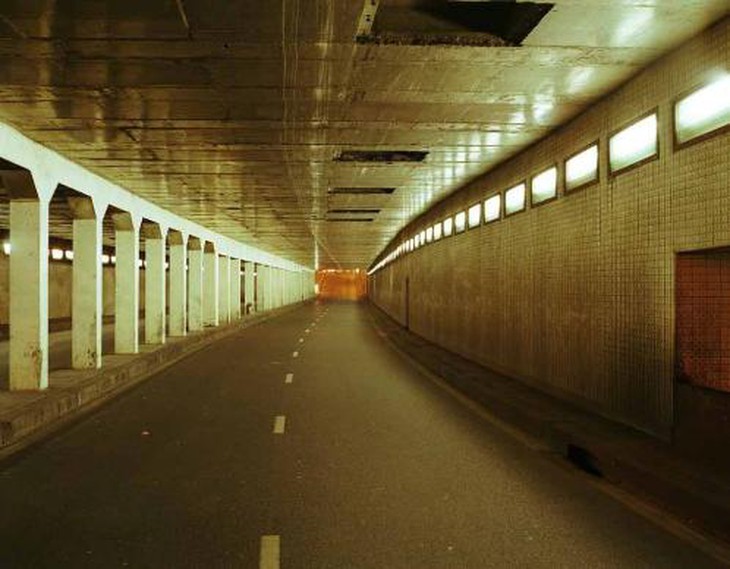 photo-1635247532651