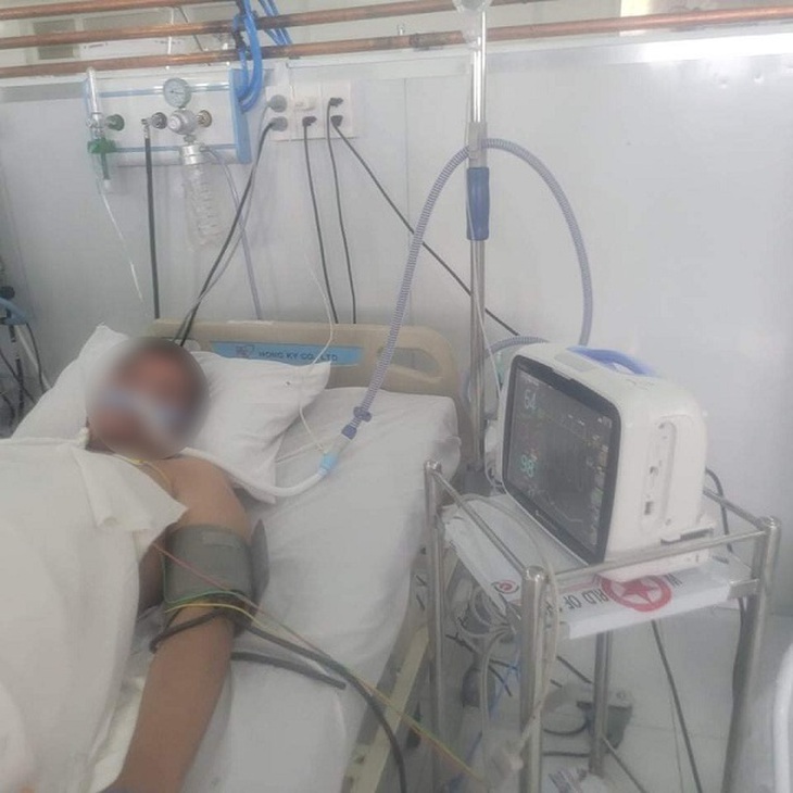 Thay huyết tương cứu bệnh nhân COVID-19 viêm tủy cắt ngang hiếm gặp trên thế giới - Ảnh 1.