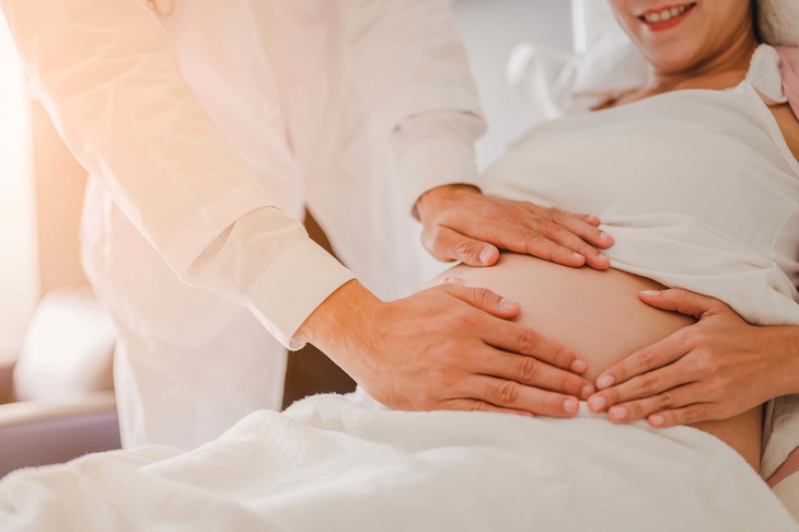 Đề xuất có thể thưởng tiền khi chị em ở TP HCM và 1 số tỉnh thành khác sinh đủ 2 con - Ảnh 1.