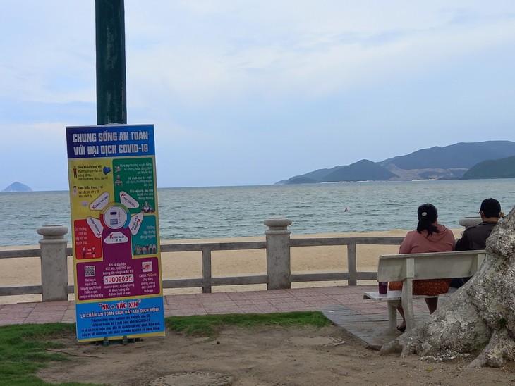 Thích ứng an toàn với COVID-19 nơi công cộng ở Khánh Hòa - Ảnh 4.