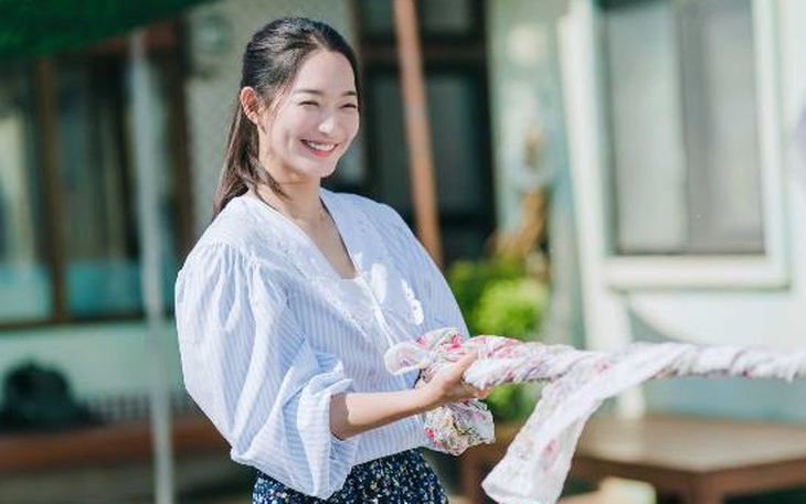 Những tips giúp nữ chính phim ‘Hometown Cha-Cha-Cha’ gây sốt khắp châu Á
