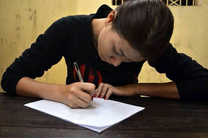 Trang Trần, 'người mẫu thị phi' kiêm 'thánh chửi thề' - Ảnh 9.