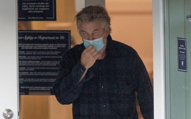 Họa kép vụ Alec Baldwin bắn chết đồng nghiệp trên phim trường