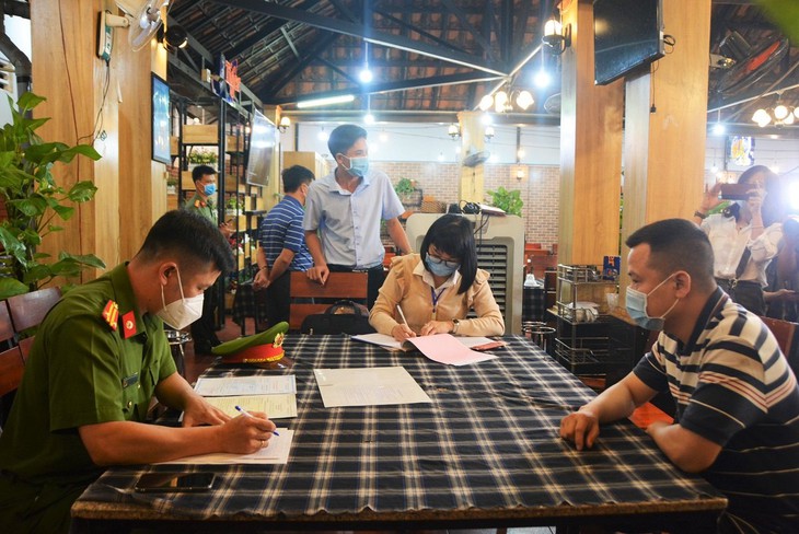 Siết chặt phòng, chống COVID-19 ở Buôn Ma Thuột - Ảnh 5. Siết chặt phòng, chống COVID-19 ở Buôn Ma Thuột - Ảnh 5.