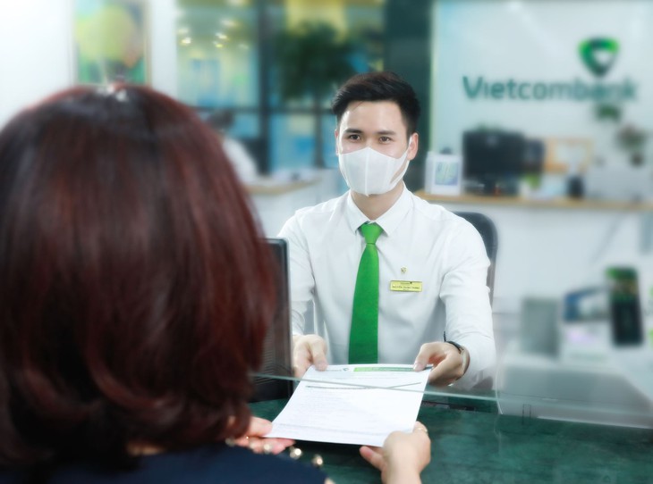 12.236 tỷ đồng là số tiền lãi mà ngân hàng hỗ trợ cho khách hàng bị ảnh hưởng COVID-19 - Ảnh 2. 12.236 tỷ đồng là số tiền lãi mà ngân hàng hỗ trợ cho khách hàng bị ảnh hưởng COVID-19 - Ảnh 2.