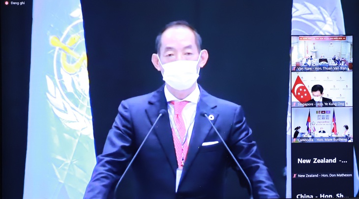 TS.Takeshi Kasai, Giám đốc WHO Tây Thái Bình Dương phát biểu báo cáo tại Kỳ họp WHO Tây Thái Bình Dương 72 TS.Takeshi Kasai, Giám đốc WHO Tây Thái Bình Dương phát biểu báo cáo tại Kỳ họp WHO Tây Thái Bình Dương 72