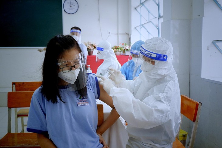 Phó Giám đốc Sở Y tế TP.HCM giải đáp thắc mắc về việc tiêm vaccine phòng COVID-19 cho trẻ em - Ảnh 2. Phó Giám đốc Sở Y tế TP.HCM giải đáp thắc mắc về việc tiêm vaccine phòng COVID-19 cho trẻ em - Ảnh 2.