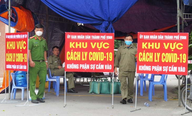 Nghệ An phong tỏa nhiều khu vực, các trường chuyển học trực tuyến khi có nhiều ca cộng đồng - Ảnh 1.