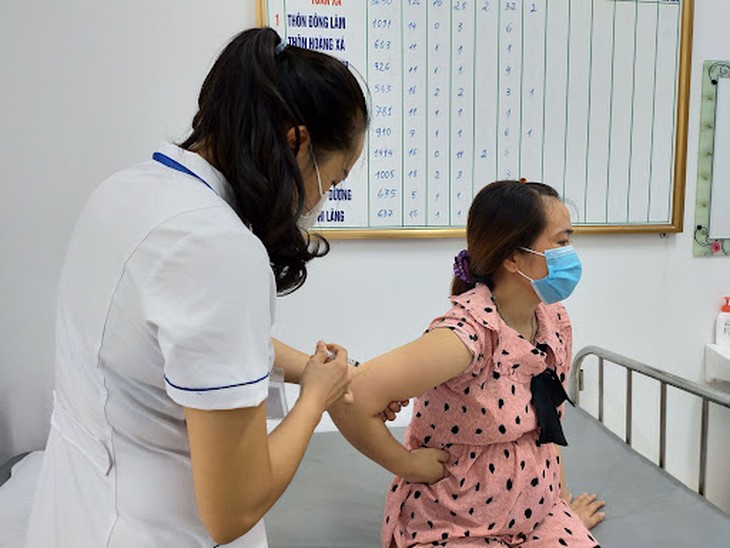 Có thể tiêm vaccine COVID-19 gần với mũi tiêm uốn ván trong thai kỳ không? - Ảnh 4.