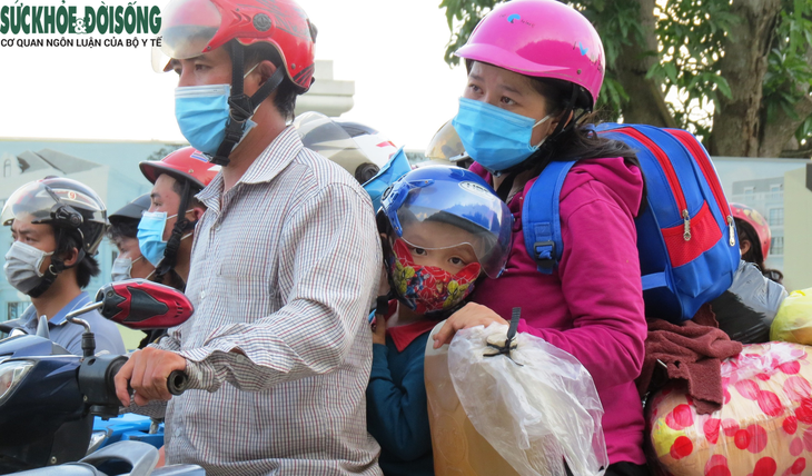 Nghệ An: Hỗ trợ, đón hàng trăm lao động đi xe máy về quê - Ảnh 8. Nghệ An: Hỗ trợ, đón hàng trăm lao động đi xe máy về quê - Ảnh 8.