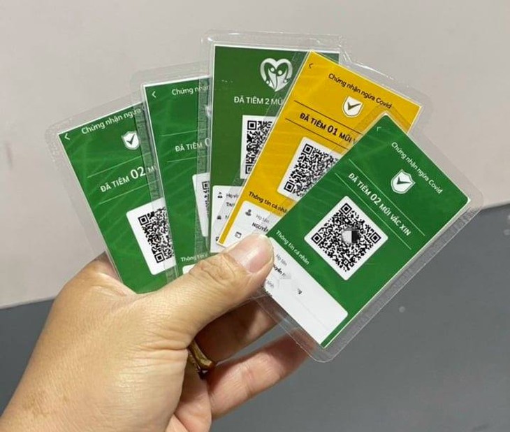 'Bắt trend' in mã QR chứng nhận tiêm vaccine lên áo phông, ốp điện thoại - coi chừng mất thông tin cá nhân - Ảnh 7.