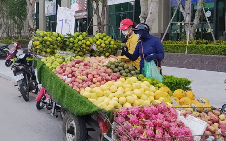 Chợ cóc, chợ tạm ở Hà Nội vẫn hoạt động bất chấp lệnh tạm dừng