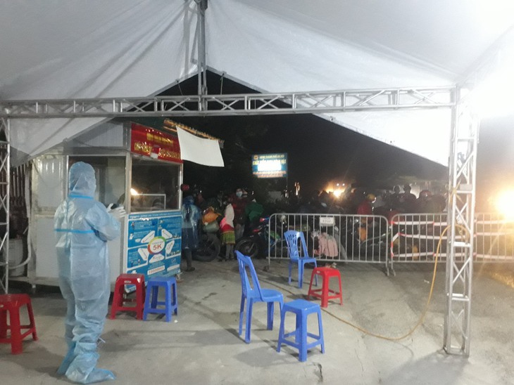 Đoàn 500 người đi xe máy từ Bình Dương về Hà Giang qua địa bàn Hà Nội được CSGT hộ tống - Ảnh 2. Đoàn 500 người đi xe máy từ Bình Dương về Hà Giang qua địa bàn Hà Nội được CSGT hộ tống - Ảnh 2.