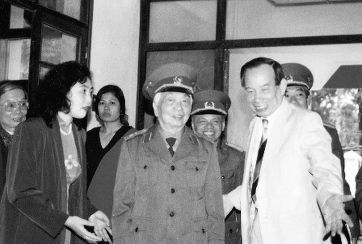 GS. Từ Giấy - Nhà truyền thông sức khỏe xuất chúng - Ảnh 2.