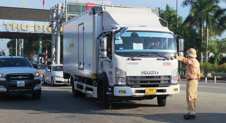 Đề nghị xử lý nghiêm tài xế không khai báo y tế để xảy ra lây nhiễm trong cộng đồng ở Nghệ An - Ảnh 2. Đề nghị xử lý nghiêm tài xế không khai báo y tế để xảy ra lây nhiễm trong cộng đồng ở Nghệ An - Ảnh 2.