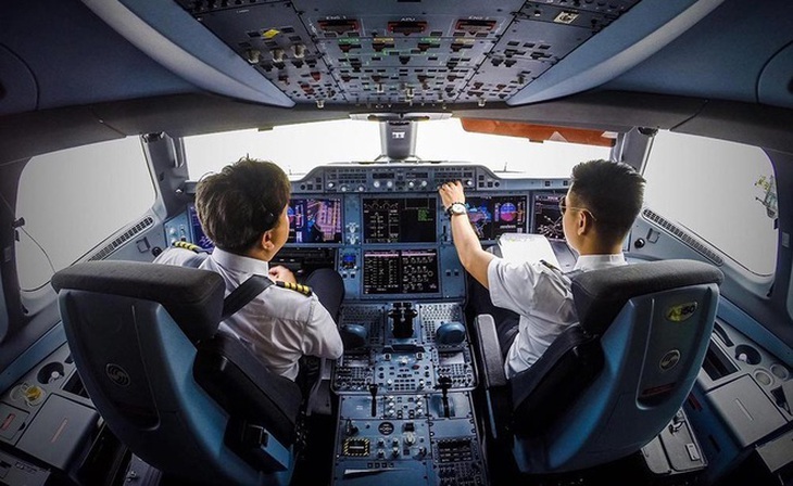 Đang kiếm tiền "khủng", những nghề này đột ngột "chết cứng toàn tập” vì dịch COVID-19 - Ảnh 1.