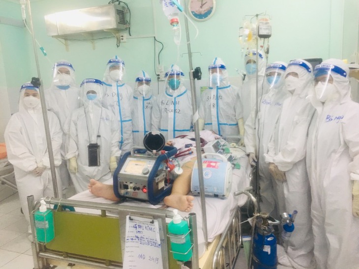 Dòng nhắn nhủ ngắn ngủi gửi sản phụ mắc COVID-19 nặng và phép màu khiến cả bệnh viện vỡ òa - Ảnh 3. Dòng nhắn nhủ ngắn ngủi gửi sản phụ mắc COVID-19 nặng và phép màu khiến cả bệnh viện vỡ òa - Ảnh 3.