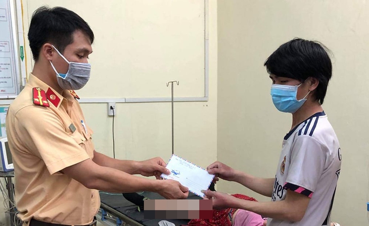 Sản phụ hạ sinh bé trai nặng 1,9kg khi đang trên đường từ Bình Dương về Sơn La tránh dịch - Ảnh 2. Sản phụ hạ sinh bé trai nặng 1,9kg khi đang trên đường từ Bình Dương về Sơn La tránh dịch - Ảnh 2.