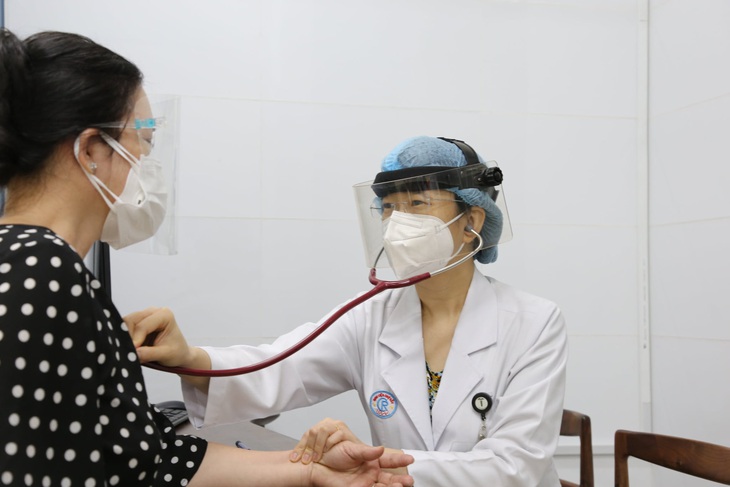Thích ứng an toàn với dịch COVID-19: Các bệnh viện đảm bảo khám, chữa bệnh an toàn - Ảnh 2.