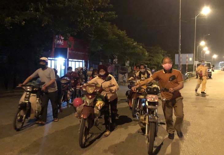 Phú Thọ "căng sức" đón người từ Nam về quê - Ảnh 1.