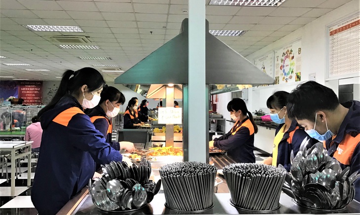 BHXH Việt Nam giải đáp một số thông tin về giảm mức đóng bảo hiểm tai nạn lao động, bệnh nghề nghiệp - Ảnh 1. BHXH Việt Nam giải đáp một số thông tin về giảm mức đóng bảo hiểm tai nạn lao động, bệnh nghề nghiệp - Ảnh 1.