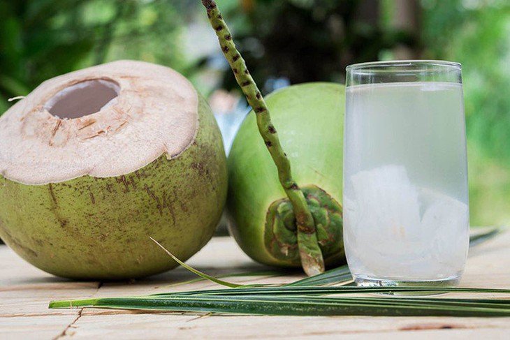 Không nên uống nước dừa vào những thời điểm này để tránh hệ lụy với sức khỏe - Ảnh 3. Không nên uống nước dừa vào những thời điểm này để tránh hệ lụy với sức khỏe - Ảnh 3.