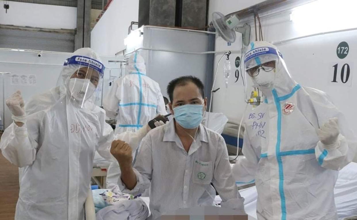 "Khi nào em xuất viện, em sẽ mời bác sĩ đi nhậu nhé!" - Ảnh 1.