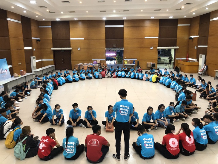 Ca sĩ Tùng Dương cùng nhiều nghệ sĩ sẽ tham gia hiến máu tình nguyện “Chong chóng hồng” 2021 - Ảnh 1. Ca sĩ Tùng Dương cùng nhiều nghệ sĩ sẽ tham gia hiến máu tình nguyện “Chong chóng hồng” 2021 - Ảnh 1.