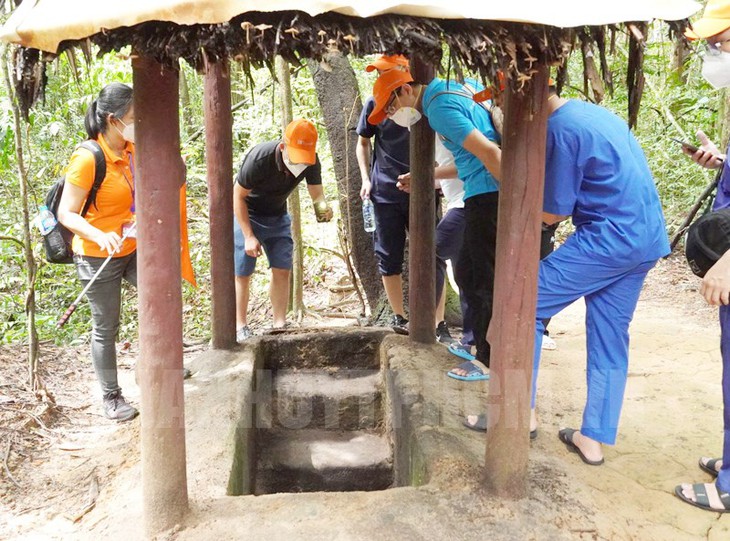 Từ tháng 11, dân TP.HCM được đi du lịch liên tỉnh trong điều kiện thích ứng an toàn với dịch bệnh  - Ảnh 2.