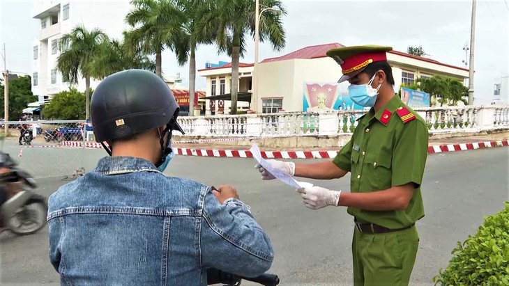 Chuyển "đỏ” Bạc Liêu thiết lập, vận hành các chốt kiểm soát dịch COVID-19 - Ảnh 2.