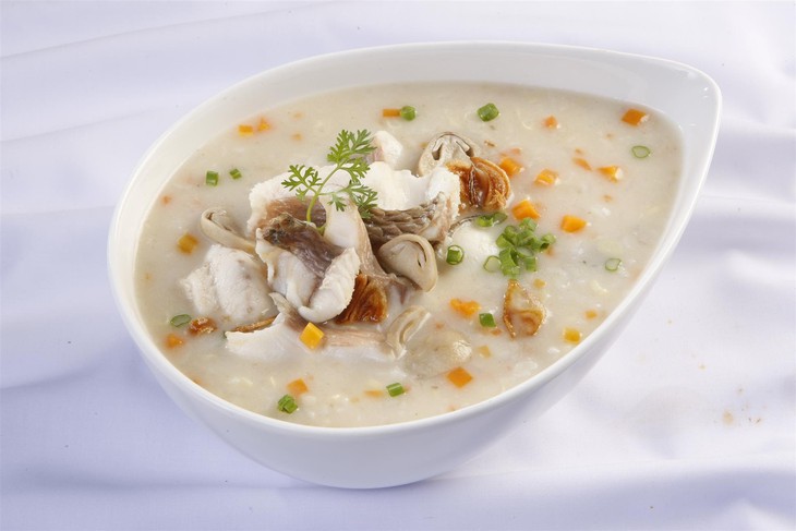Người đang hóa trị, xạ trị ung thư nên ăn gì và kiêng ăn gì? - Ảnh 3.