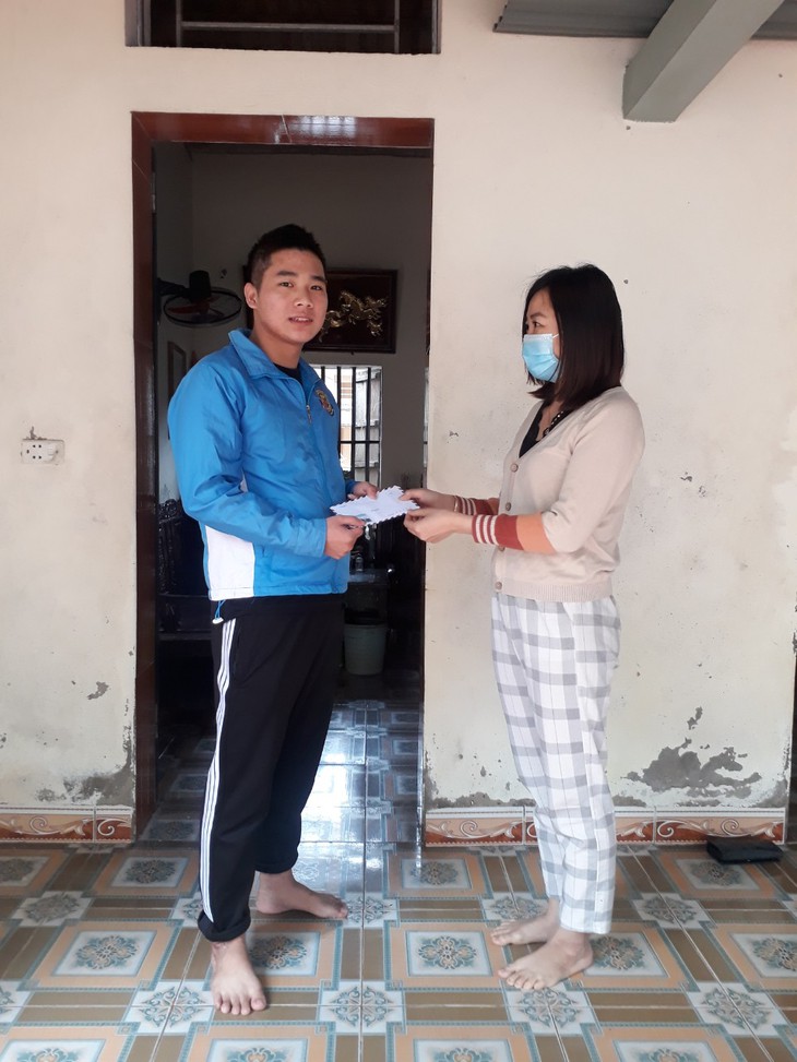 Hình ảnh mới của chàng trai nghèo bị bỏng điện cao thế - Ảnh 2. Hình ảnh mới của chàng trai nghèo bị bỏng điện cao thế - Ảnh 2.