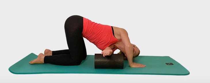7 bài tập giúp giảm căng thẳng do ngồi nhiều - Ảnh 2.