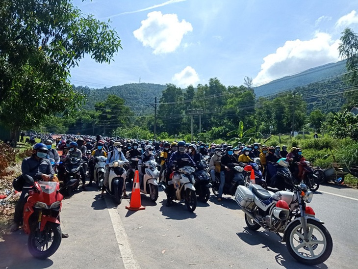 Giải quyết việc làm cho người lao động bị ảnh hưởng bởi dịch COVID-19 trở về quê - Ảnh 2. Giải quyết việc làm cho người lao động bị ảnh hưởng bởi dịch COVID-19 trở về quê - Ảnh 2.